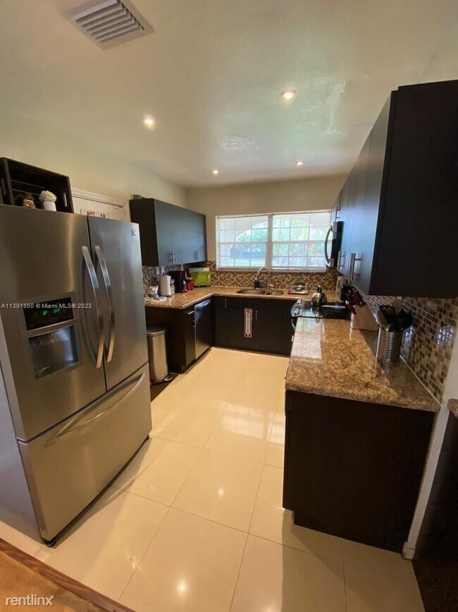 Building Photo - 3 br, 2 bath House - 111 Florida Ave # 0