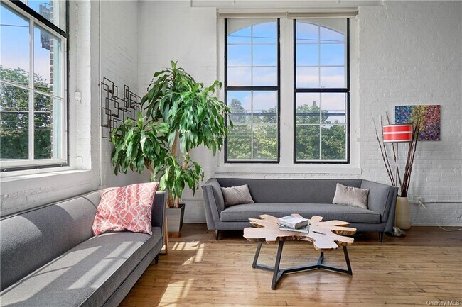 Foto del edificio - 52 Webster Ave