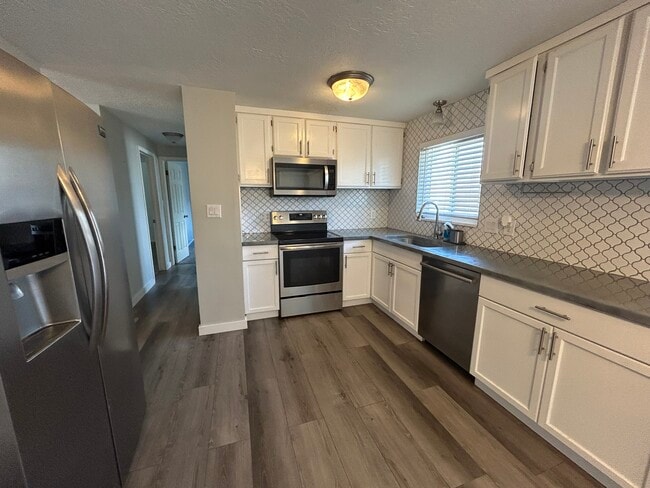 Foto del edificio - 1184 N 575 W