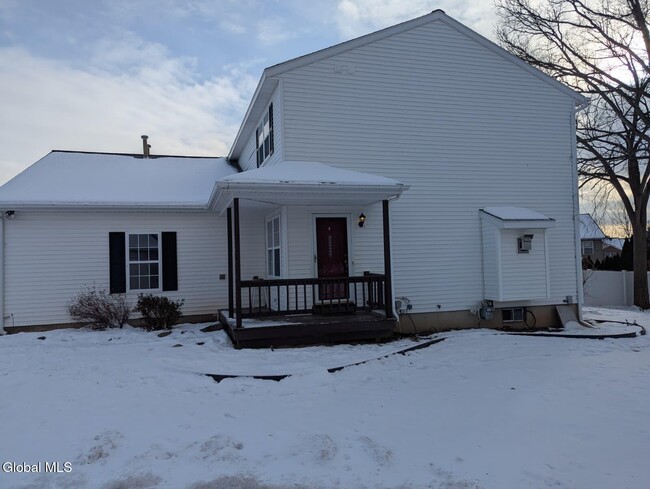 Building Photo - 13 Erie Ct