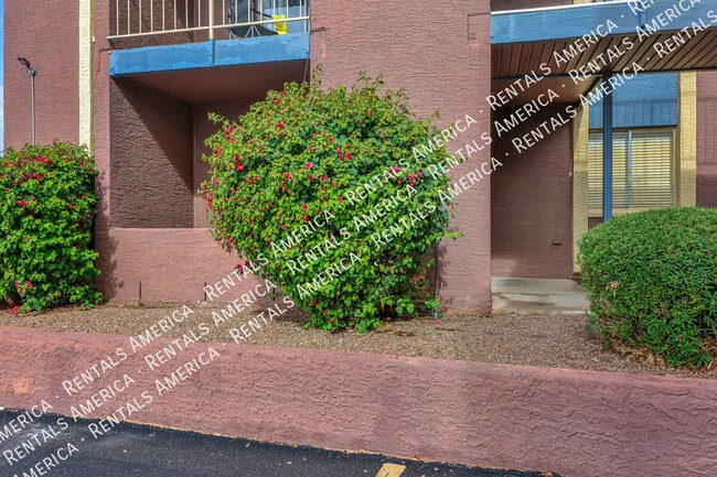 Foto del edificio - 16602 N 25th St