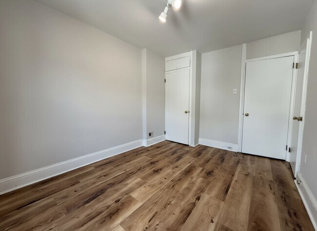 Building Photo - Spacious 4-Bedroom Home with Modern Update...