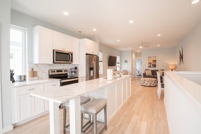 PET FRIENDLY OFF-SEASON RENTAL WITH OCEAN ... - PET FRIENDLY OFF-SEASON RENTAL WITH OCEAN ... House