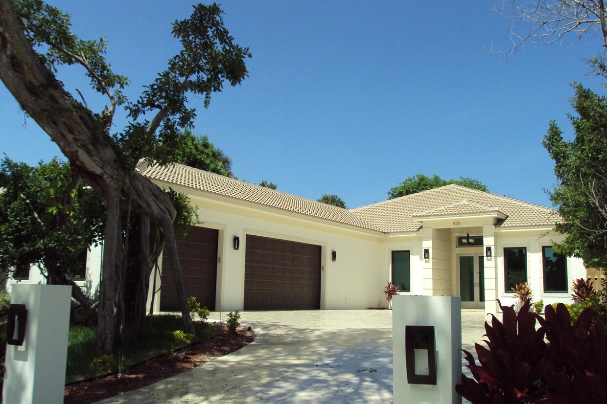 Primary Photo - 420 S Atlantic Dr