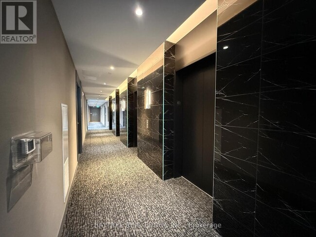 Building Photo - 5 Buttermill Ave.