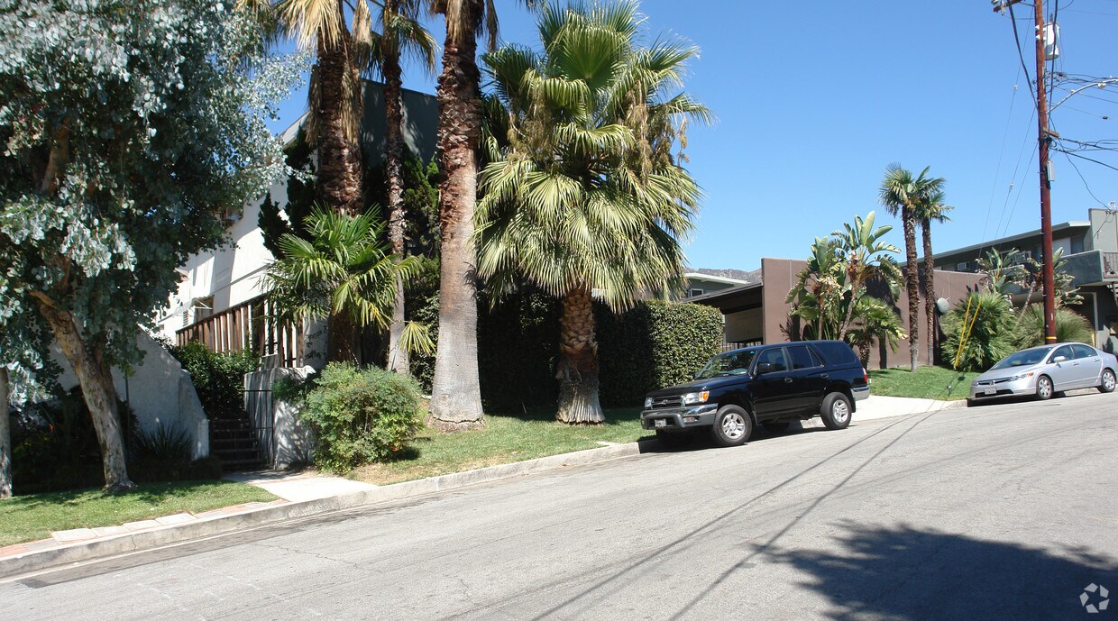 Building Photo - Crest Apartments