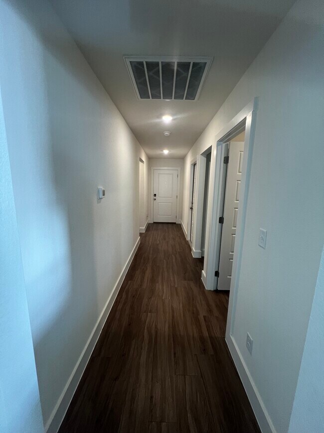 Foto del edificio - 258 Fawn Ridge Dr