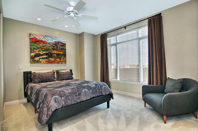 Foto del edificio - 7175 E Camelback Rd