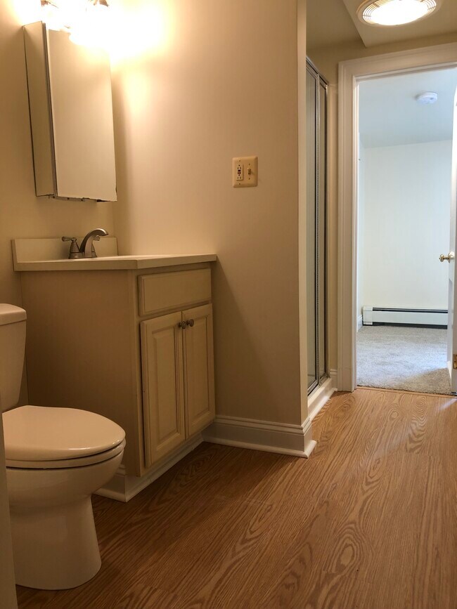 Bath - 9 Walnut St