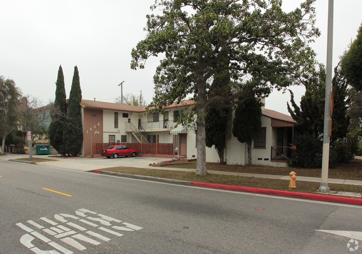 Primary Photo - 1526 Bay St