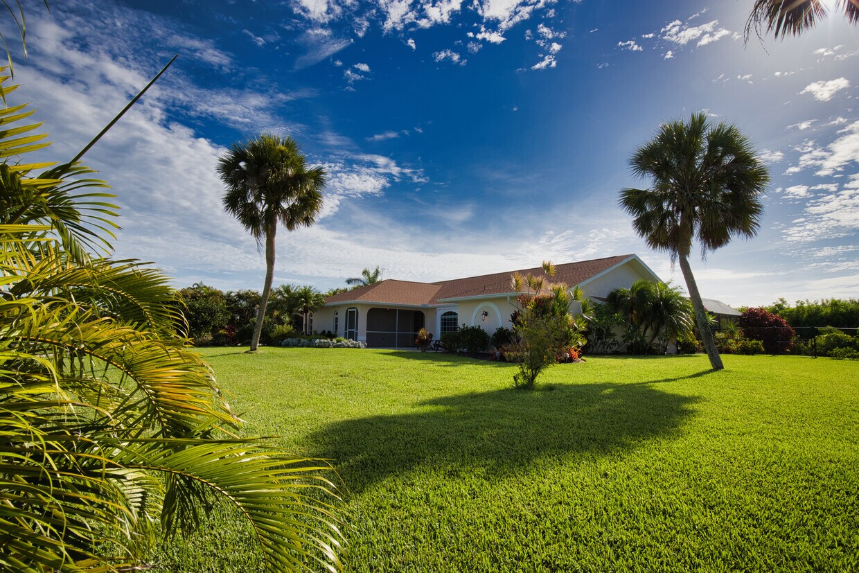 Foto principal - 8160 Casa De Meadows Dr