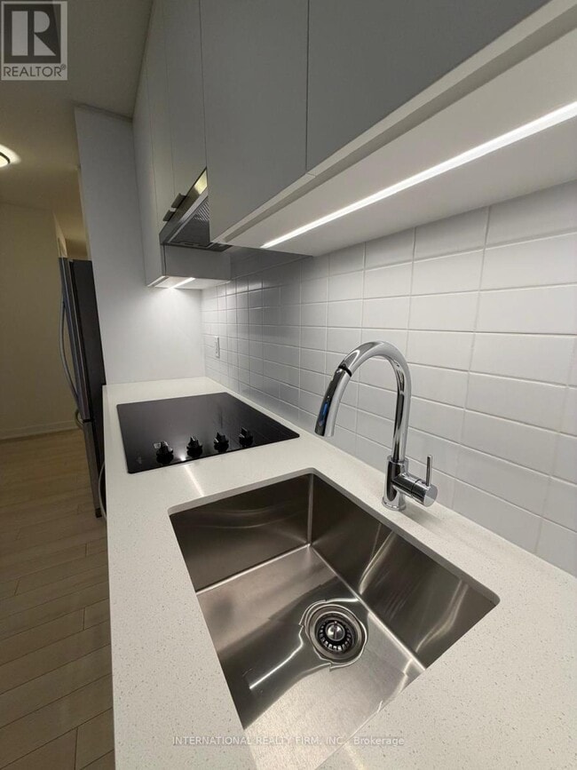 Photo du bâtiment - 3071 Trafalgar Rd