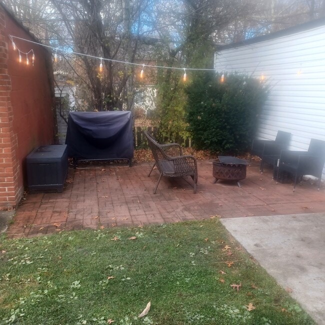 Building Photo - 2392 Warrensville Center Rd