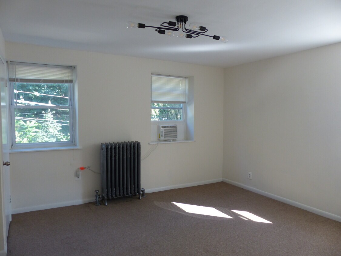 2nd Fl Bedroom - 268 Fountain St