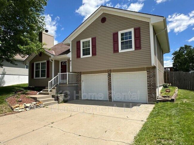 Foto del edificio - 203 SW. Cross Creek Dr.