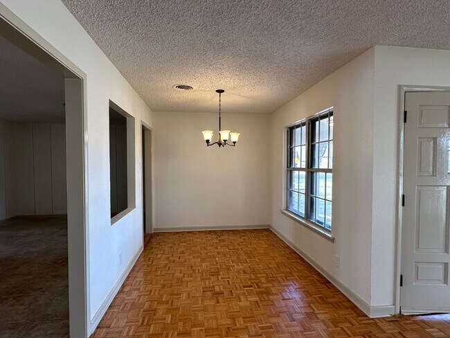 Foto del edificio - 502 Greenway Dr