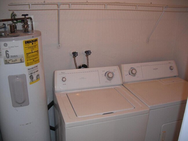 Foto del edificio - 630-632 SW 7th Ave