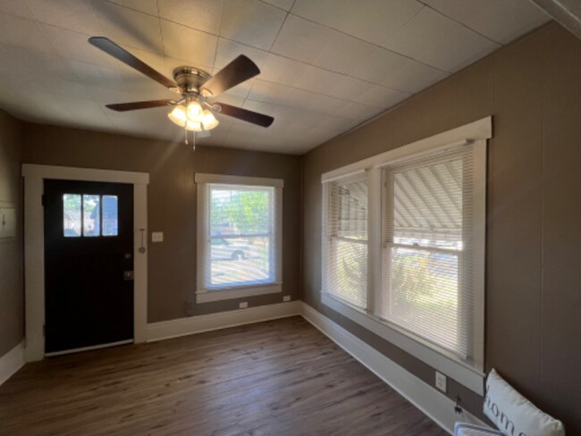 Foto del edificio - 521 W Ridgewood Ct