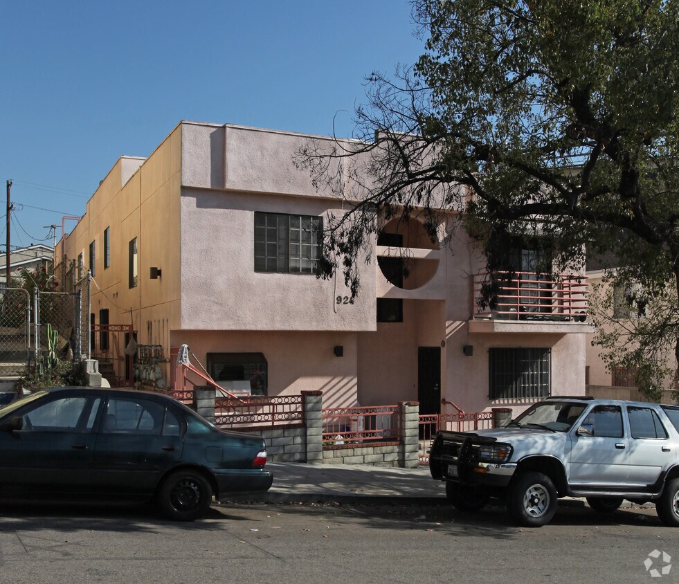 Building Photo - 924 Everett St