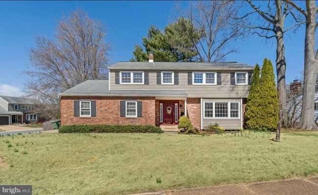 716 Fiske Ln