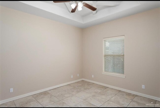 Building Photo - 9 W Garfield Ave