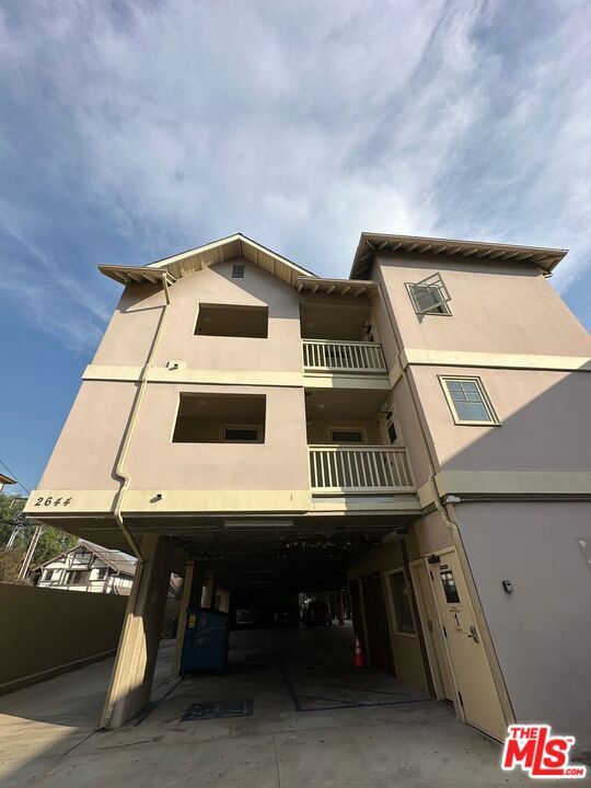 Foto del edificio - 2646 Ellendale Pl