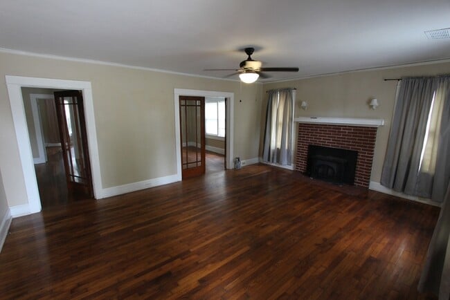 Building Photo - 234 Saluda St