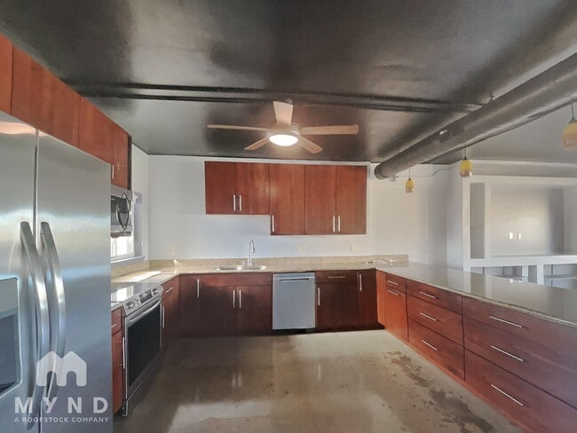 Foto del edificio - 349 E Thomas Rd