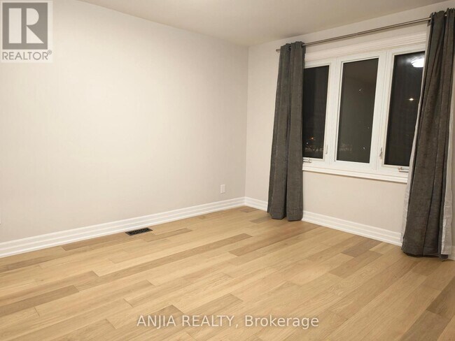 Photo du bâtiment - 5 Janna Ct