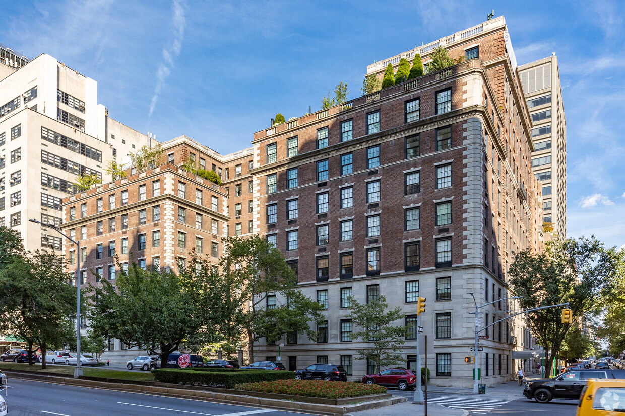 Foto del edificio - 655 Park Ave