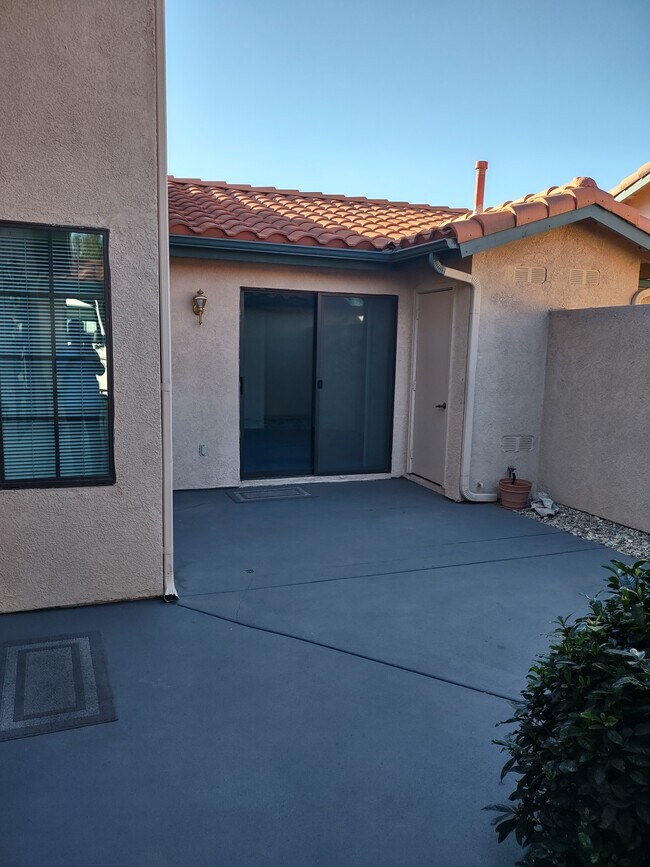 Building Photo - 1073 Moon Shadow Ct