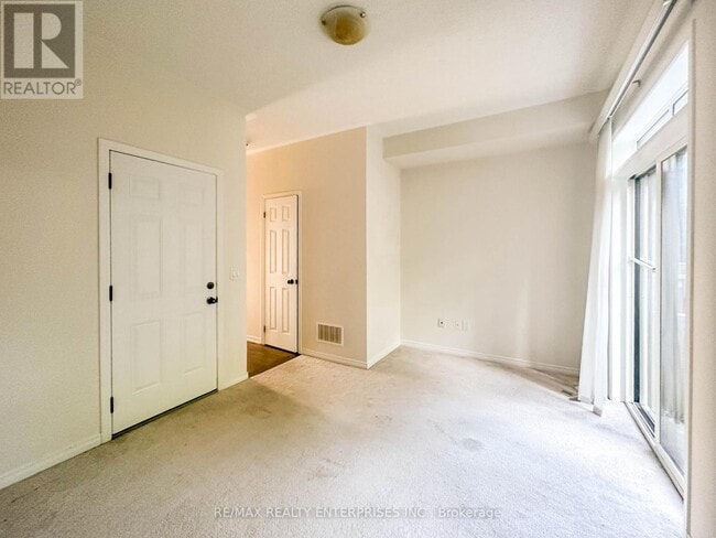 Building Photo - 409-409 Ladycroft Ter