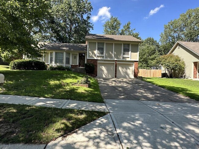 Building Photo - 4814 NW 80th Terrace
