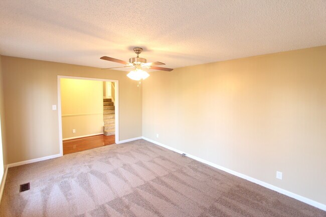 Foto del edificio - New On The Market!  3 Bedroom, 2 Bath, Fin...