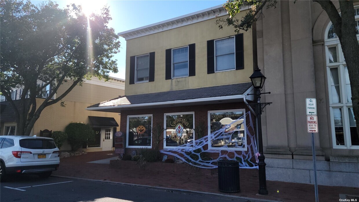 194 Park Ave, Amityville, NY 11701 House Rental in Amityville, NY