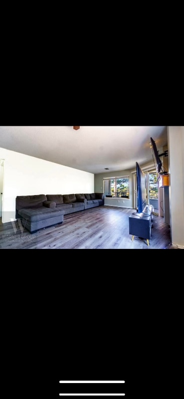Building Photo - 3684 Iguana Dr