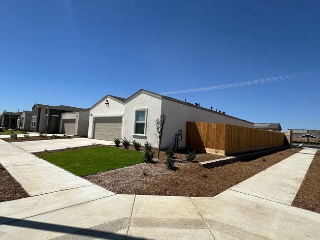 Foto del edificio - Newly built Lennar home Available Now!