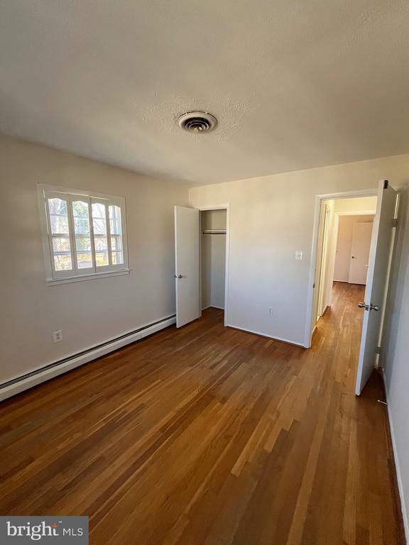 Foto del edificio - 1331 E Longview Dr