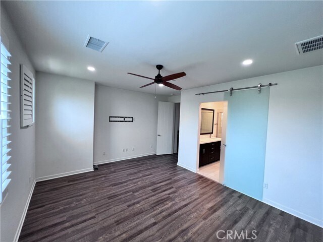 Building Photo - 72 Finch