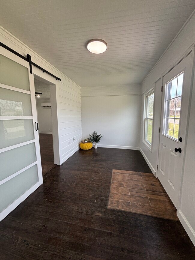 Building Photo - 408 S Fordyce St