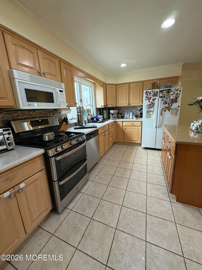 Building Photo - 41 Dwight Dr