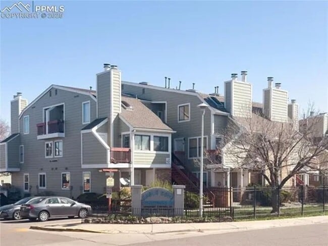 Building Photo - 992 S Dearborn Way