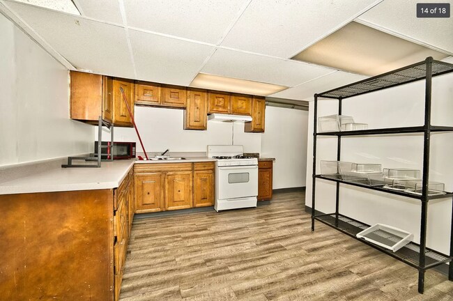 Building Photo - 410 Lovell St