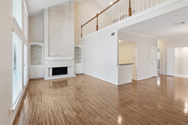 Building Photo - 2306 Potomac Dr