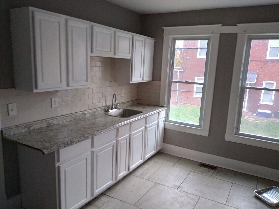 Primary Photo - 1624 Niagara St