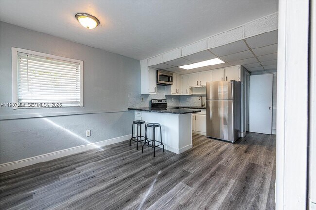 Foto del edificio - 327 SW 20th St