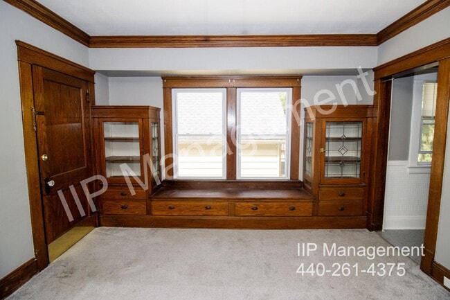 Building Photo - 3104 Montclair Ave