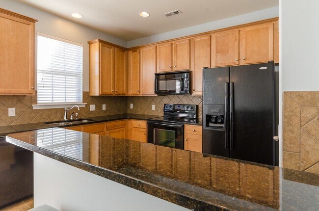Building Photo - "Charming 3-Bedroom Home with 2 Full Baths in Beautiful Belmont!"