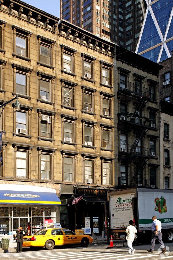 Primary Photo - 933 8th Ave