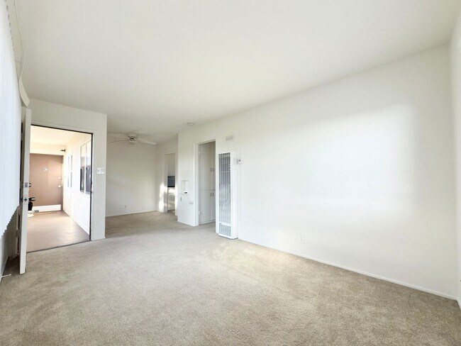 Foto del edificio - Across From The Beach in South O!